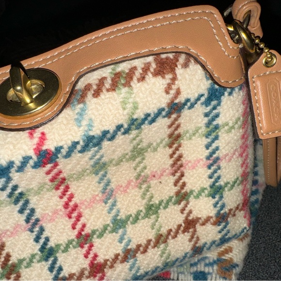 👛COACH wristlet👛 - Picture 4 of 10